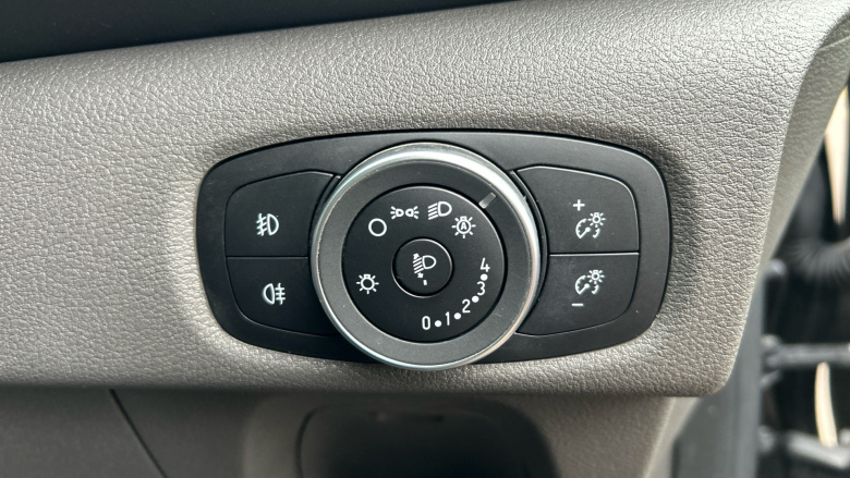 Ford Transit Custom 300 L2 Diesel Fwd 2.0 EcoBlue 130ps Low Roof Limited Van